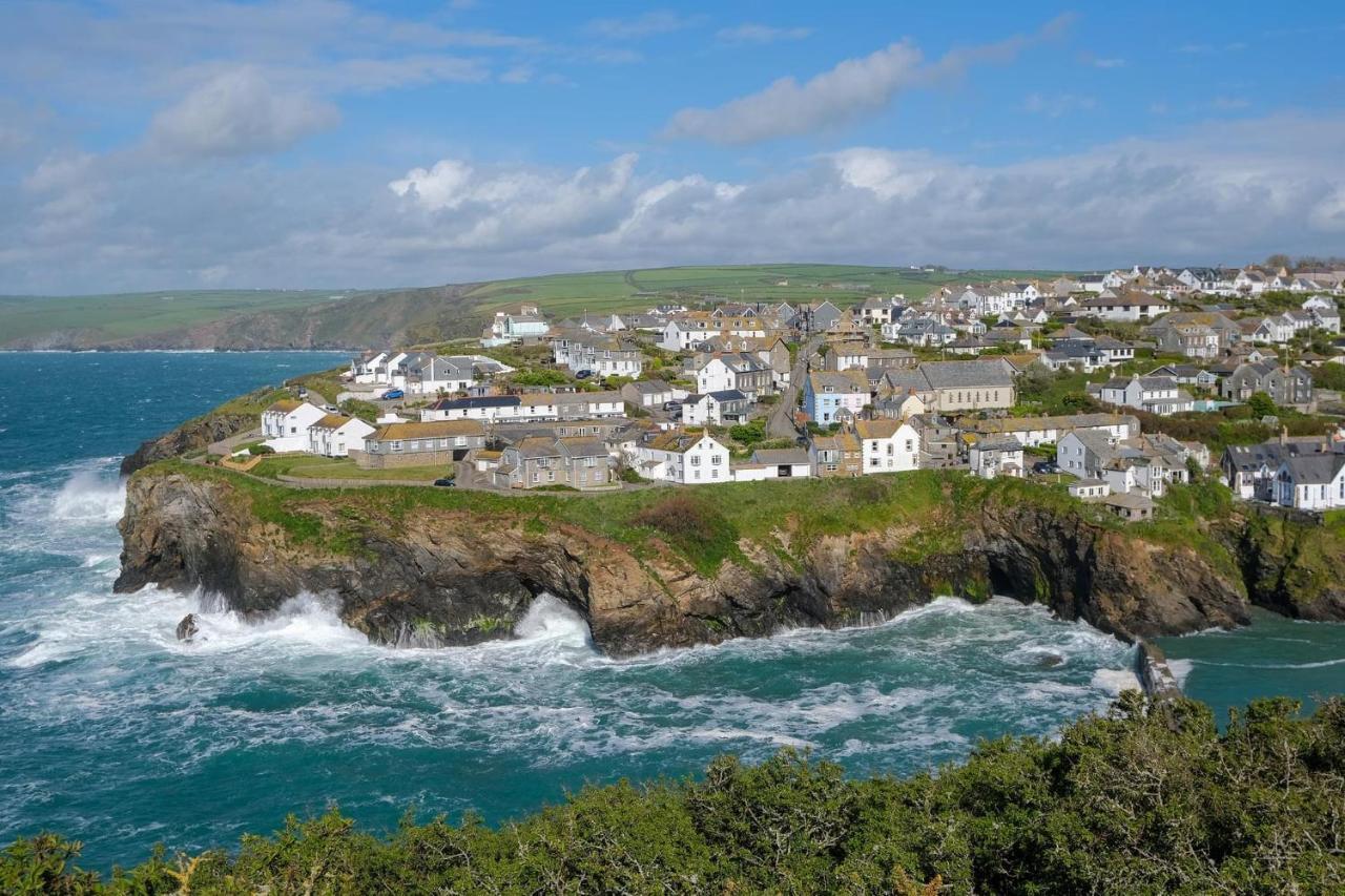 Polrunny Farm Sloe Cottage With A Sea View บอสคาสเซิล ภายนอก รูปภาพ