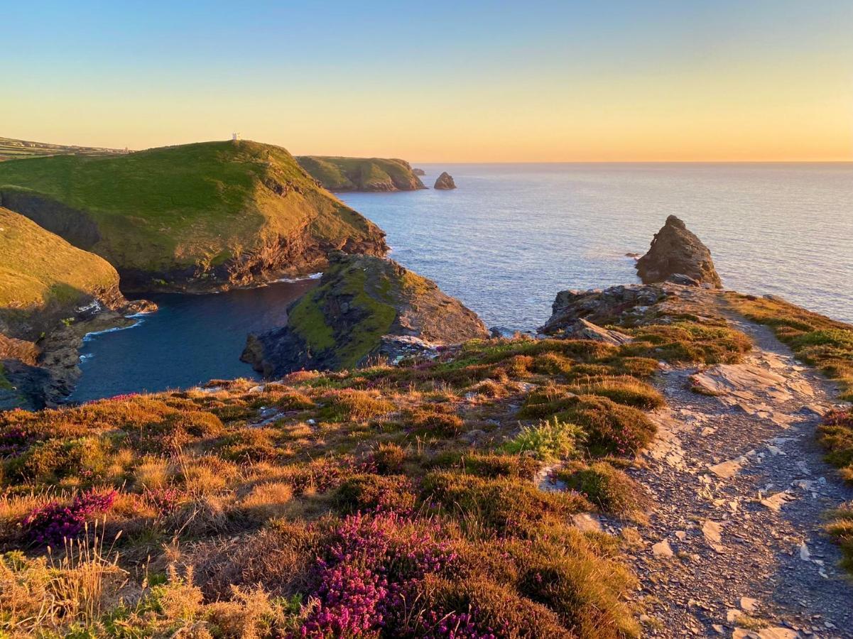 Polrunny Farm Sloe Cottage With A Sea View บอสคาสเซิล ภายนอก รูปภาพ
